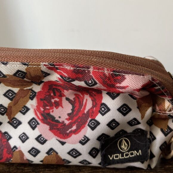 Women’s Volcom Small Double Zipper White Rose-Printed Coin Pouch Bag - Picture 2 of 8